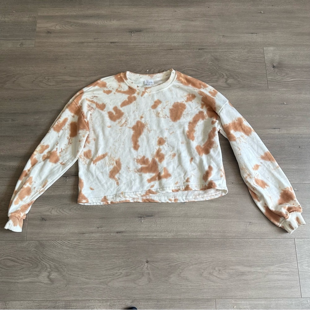 EUC le lis Utterly Obsessed Tie Dye Sweatshirt - size medium